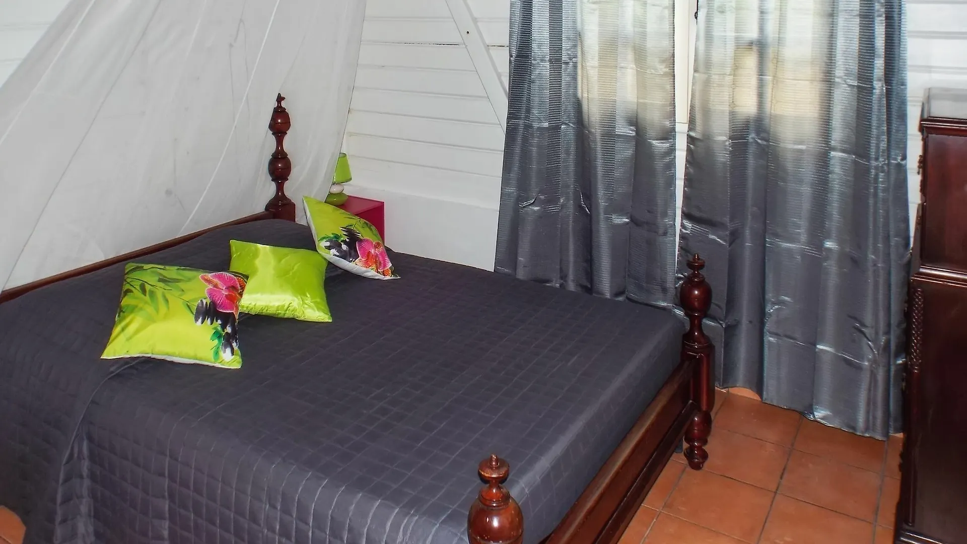 Villa With 2 Bedrooms In Pointe Noire, With Wonderful Sea View, Privat